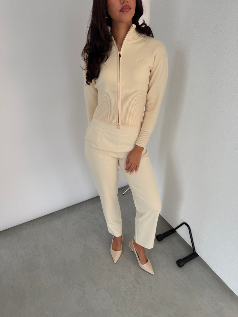Structured Sculpting Zip Knit | Almond Latte