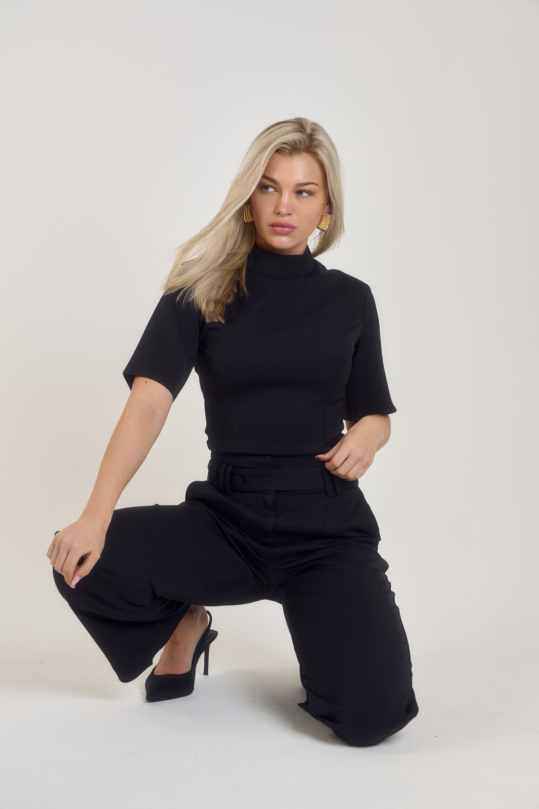 Ardore London Tailoring Flattering Belted Wide Leg Trousers in Classic Black, styled together for a sophisticated office-ready look in premium soft fabric